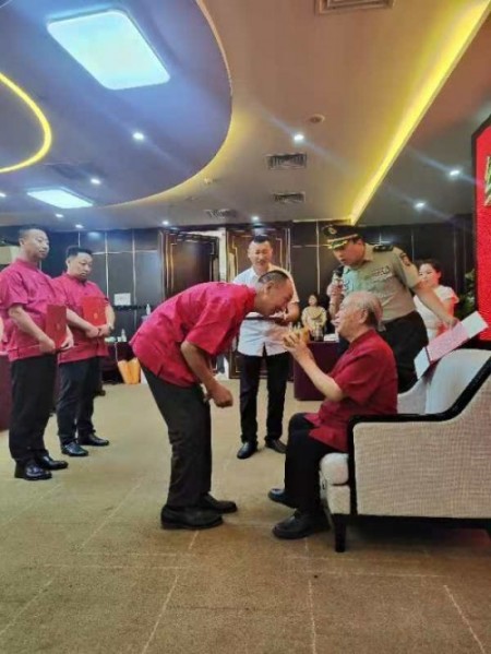 喜迎2026全国两会特别报道：守护百姓安康的民间中医标杆李茂林教授